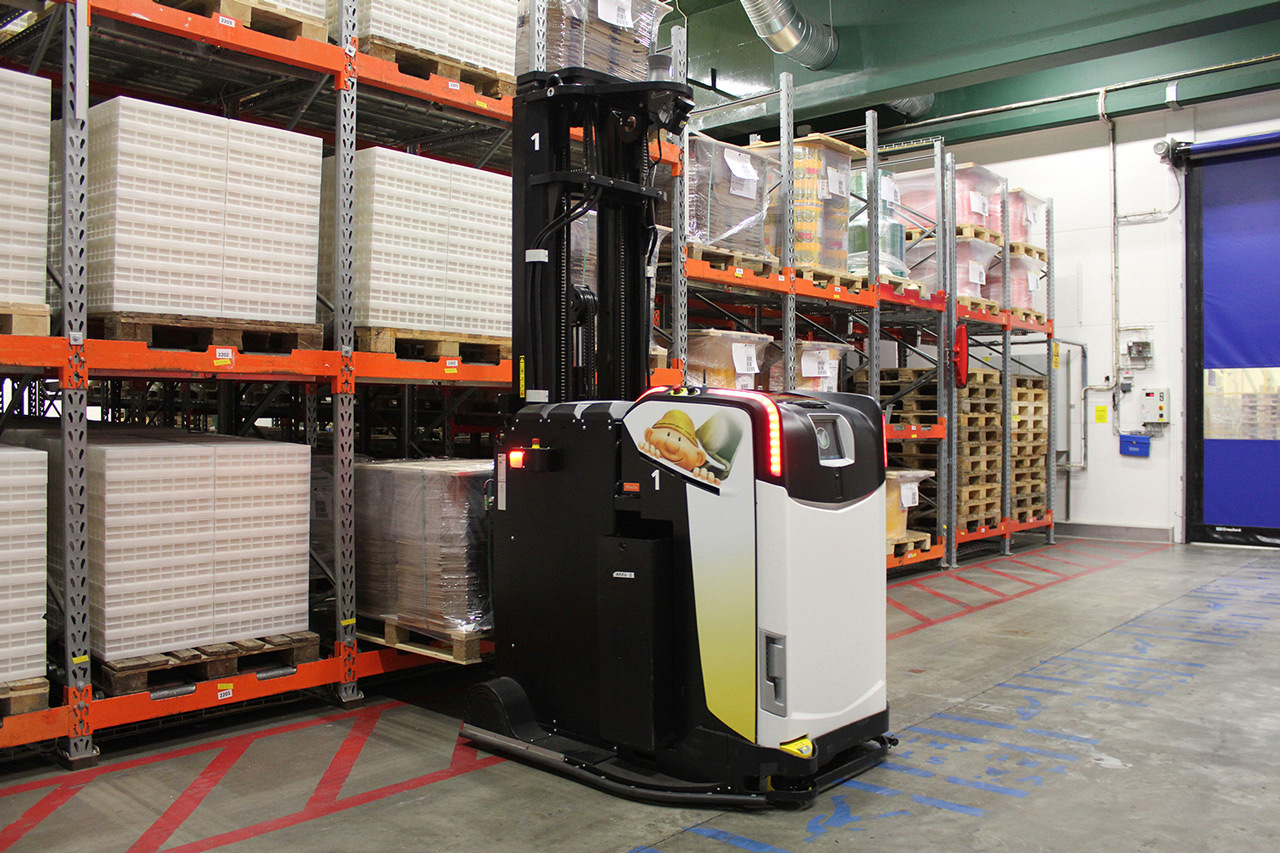 Tailored Rocla AGV solutions for food and beverage companies