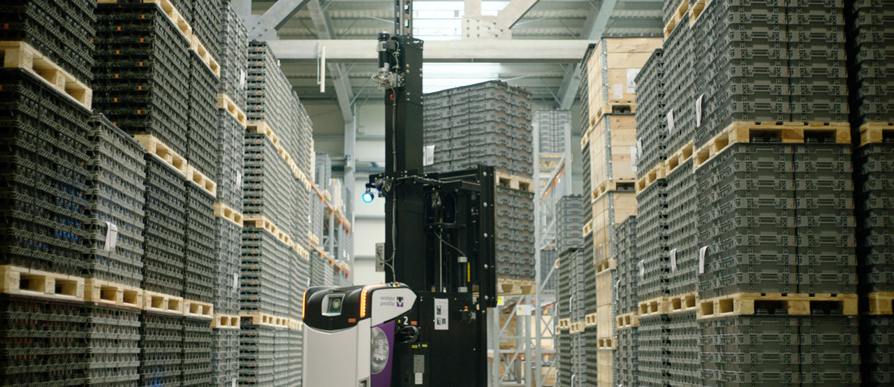 Tailored Rocla AGV solutions for warehousing