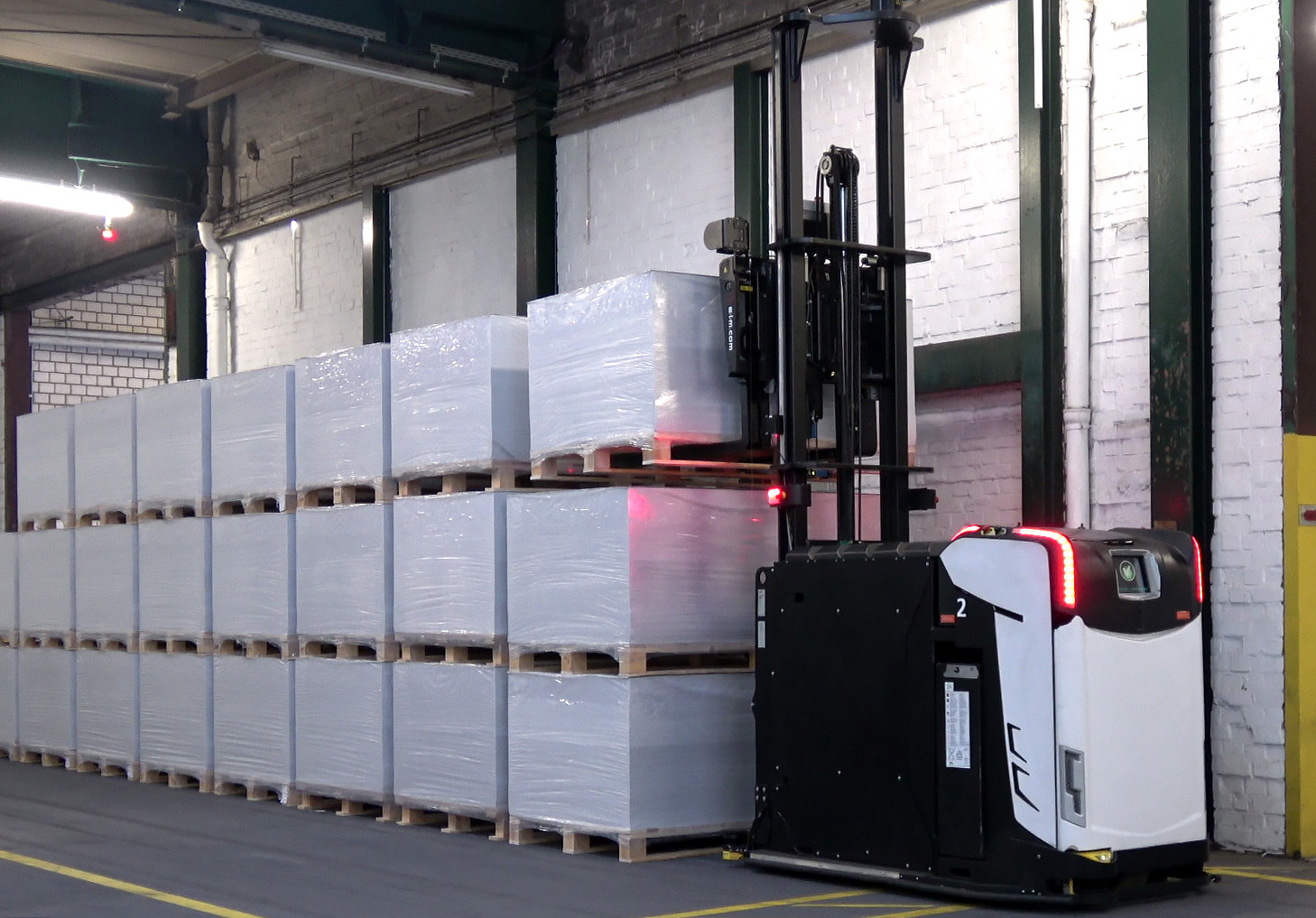 Rocla AGV Solution for Packaging Industry