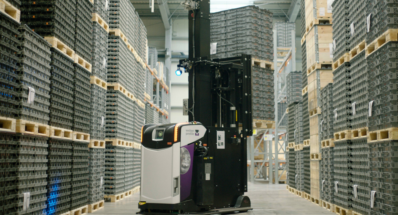 Tailored Rocla AGV Solutions for Warehousing